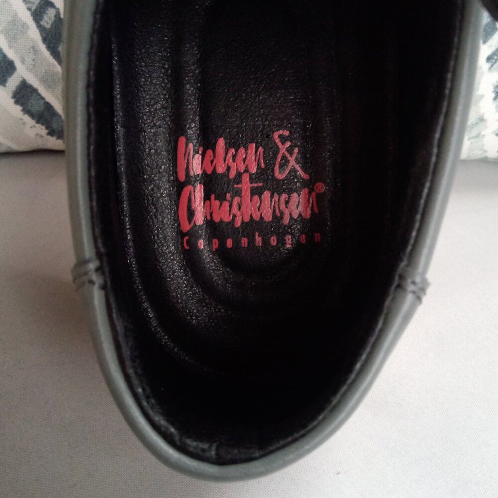 Nielsen and Christiansen grey/black leather sneakers sz 43 sz 9.5-10 - Picture 9 of 13